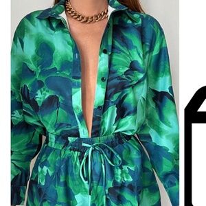 Kim Short Set - Green Kalista S (top and shorts)